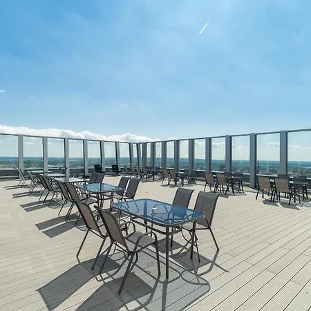 דירה Comfy 20th Floor Hanza Tower - Sauna & Pool