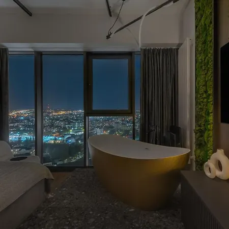 Comfy 20th Floor Hanza Tower - Sauna & Pool דירה