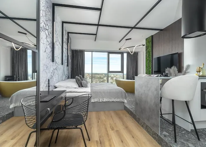 Comfy 20th Floor Hanza Tower - Sauna & Pool 아파트