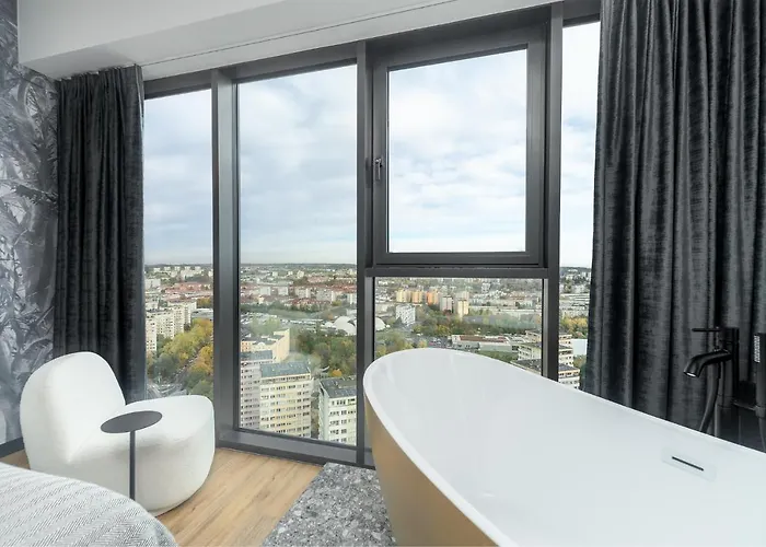 Comfy 20th Floor Hanza Tower - Sauna & Pool 아파트