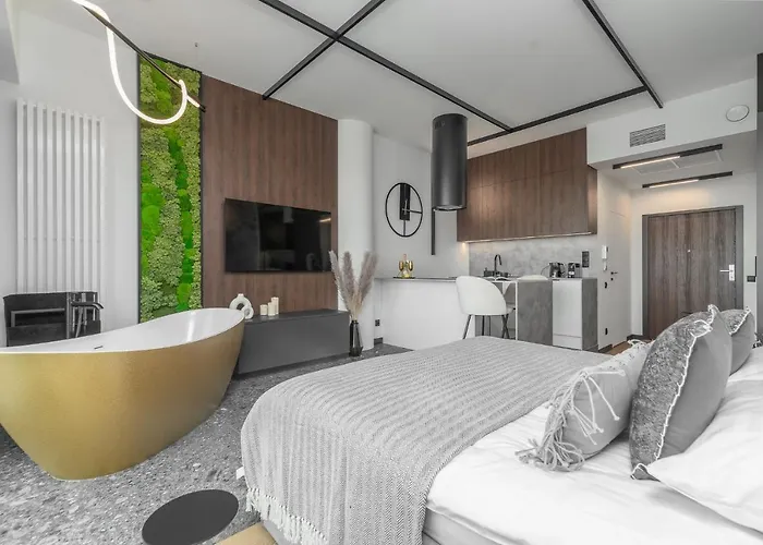 Comfy 20th Floor Hanza Tower - Sauna & Pool 슈체친